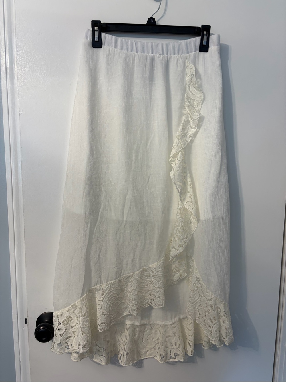 Amy Byer Cream Lace-Trim Maxi Skirt